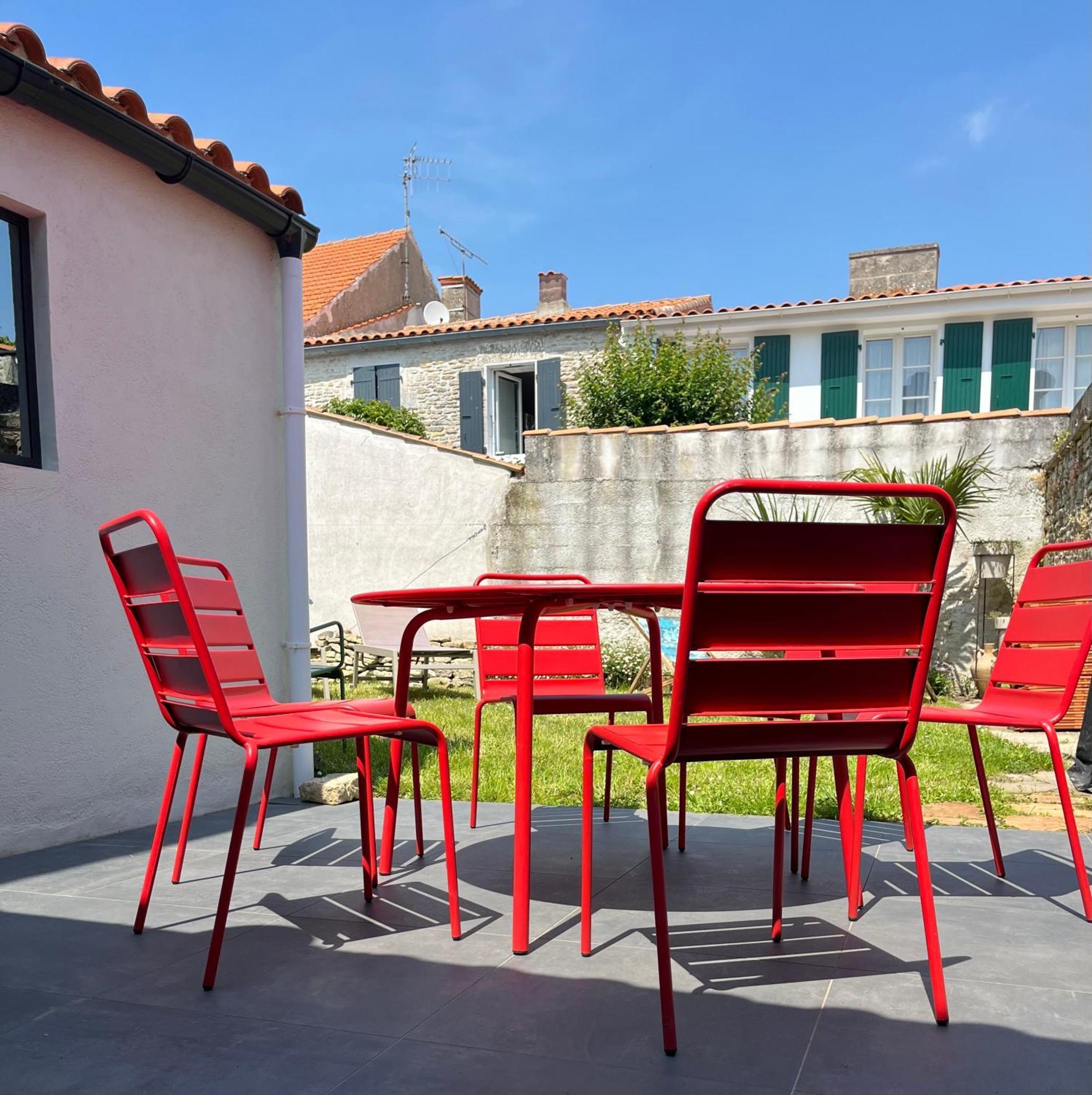 Maison de standing au cœur des remparts de la citadelle Le Château-dʼOléron Extérieur photo